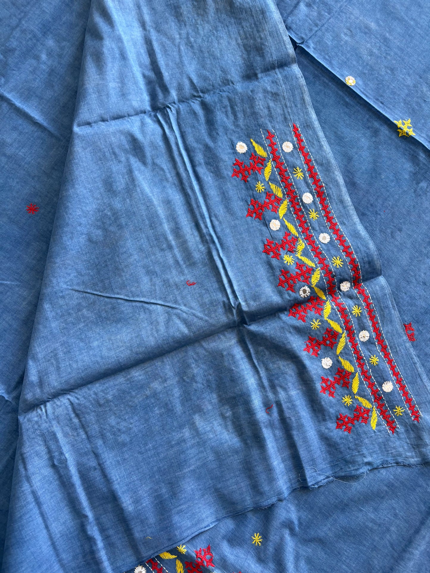 Gujrati Stitch/Kutchi Hand Embroidered malmal Cotton Saree - Blue