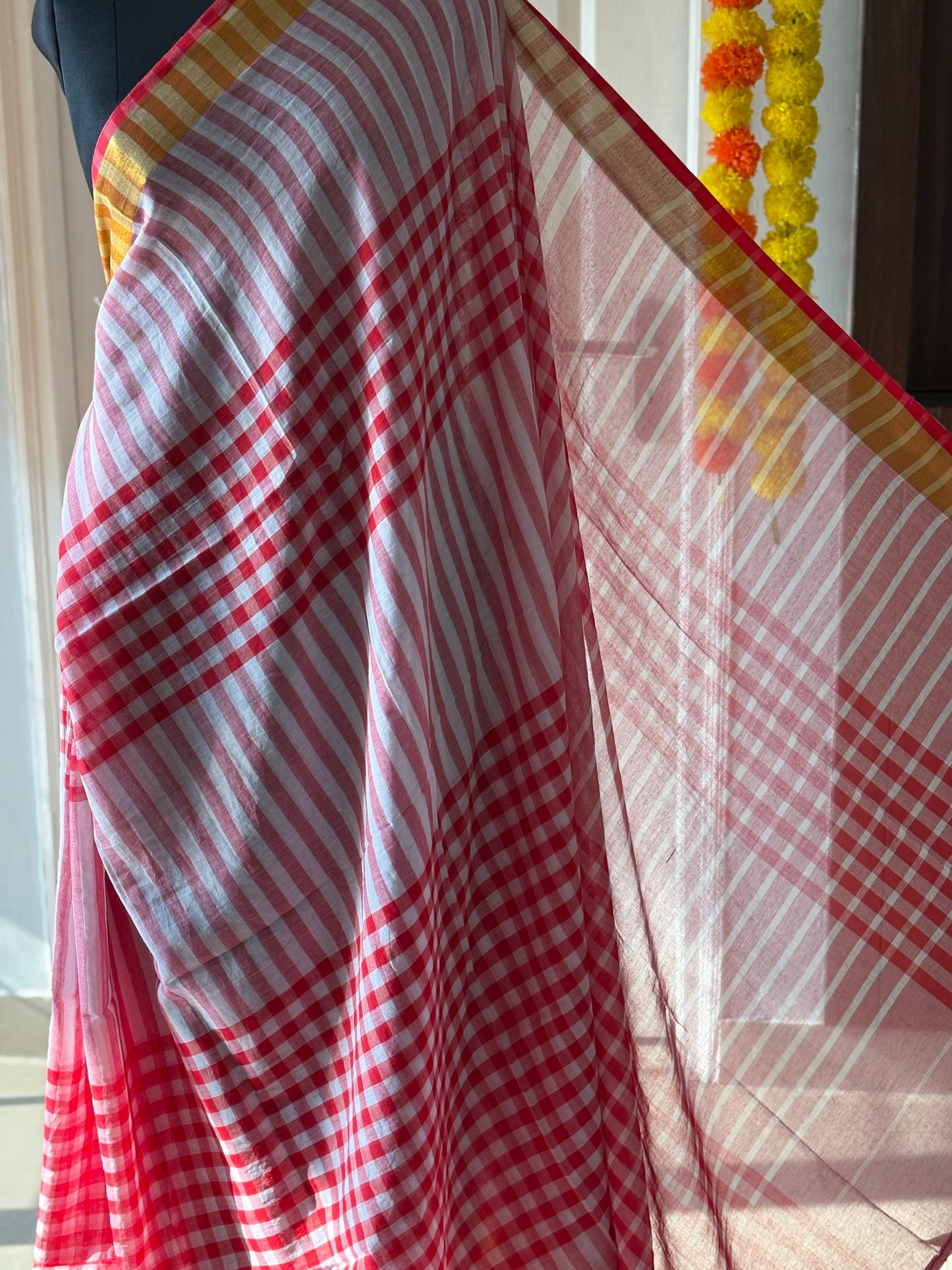 Mul Cotton red white checks design Saree