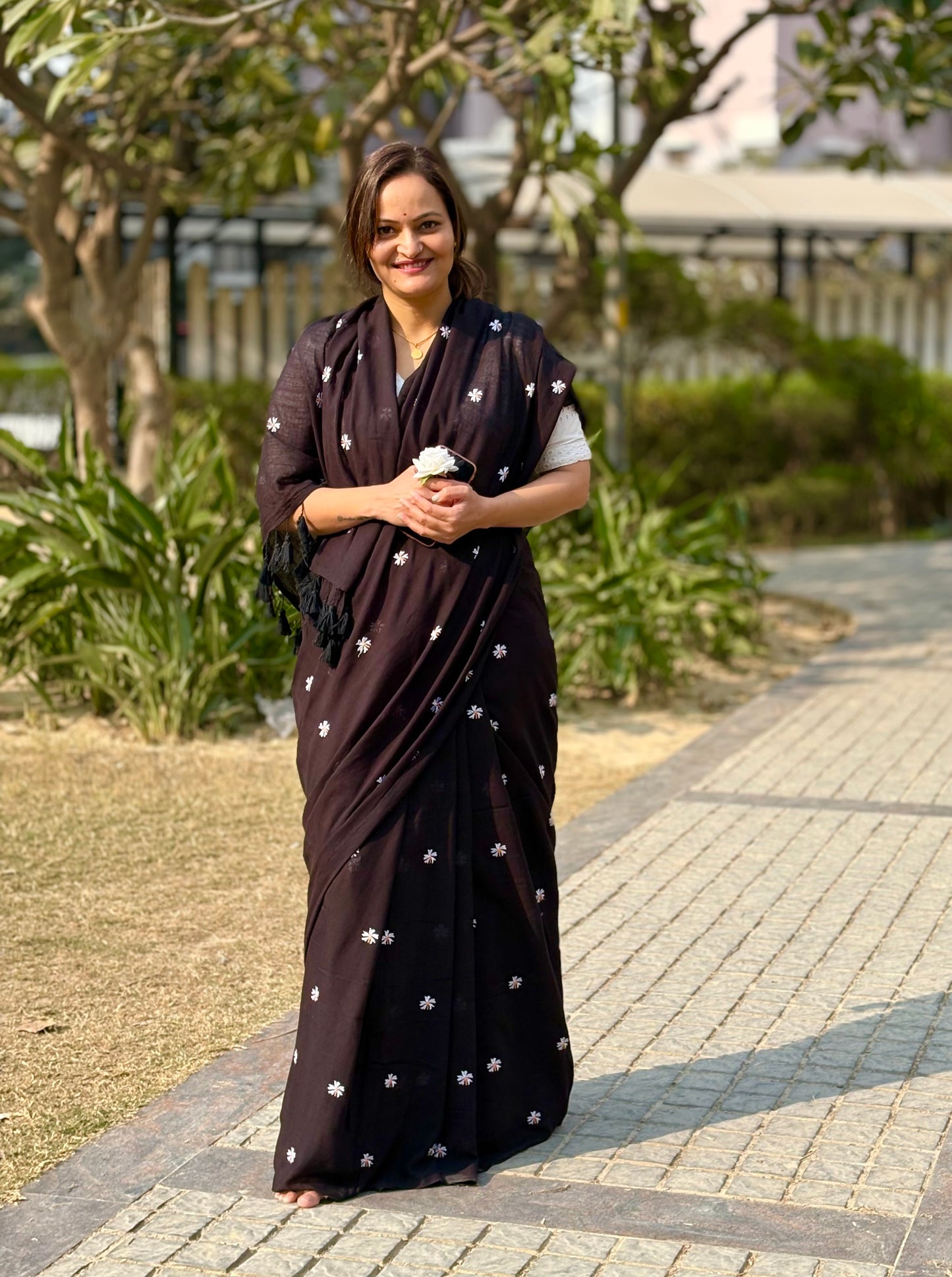 Night Jasmine Motif Saree With Blouse | Acrylic Cotton Blend | Black