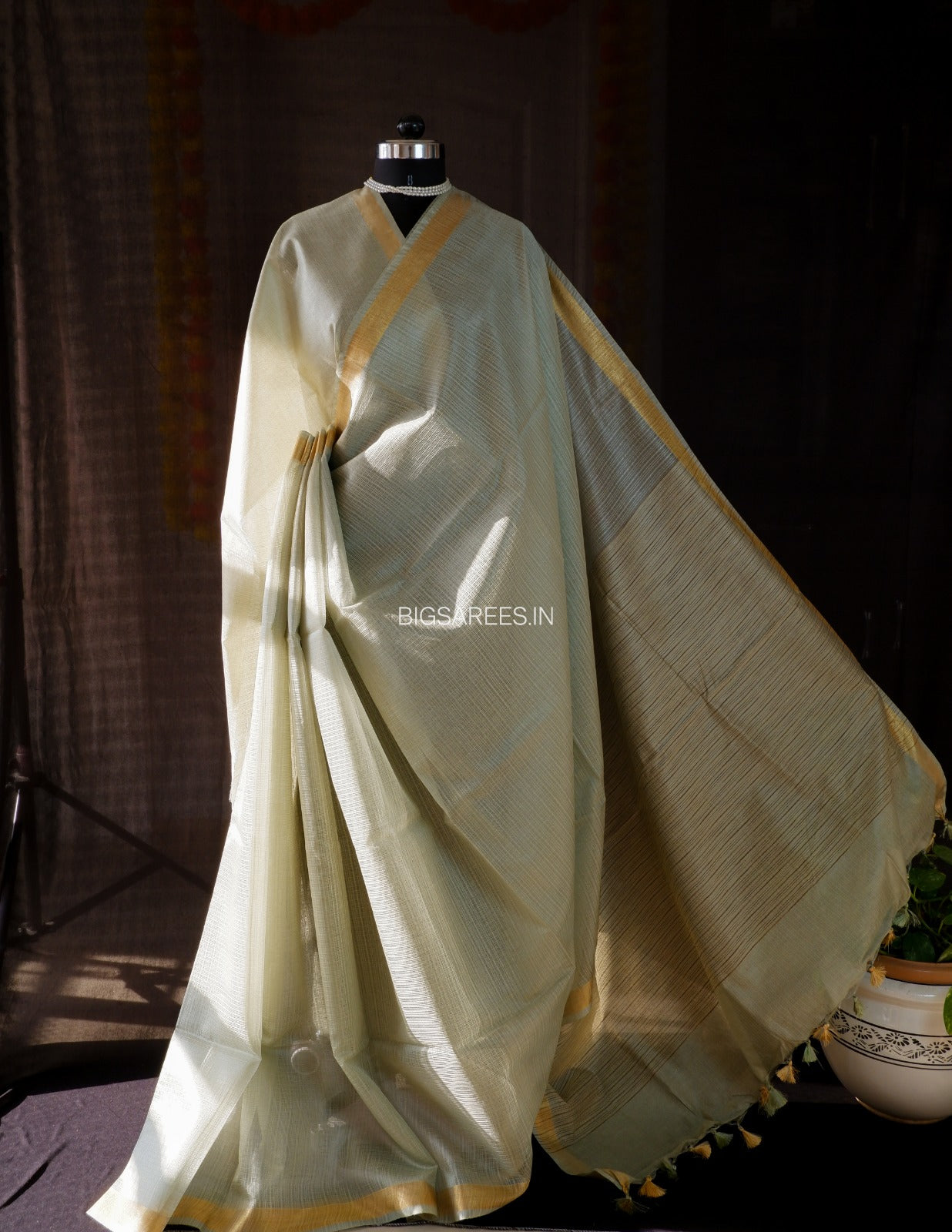 Beautifully crafted Jaishree silk Blend Saree |