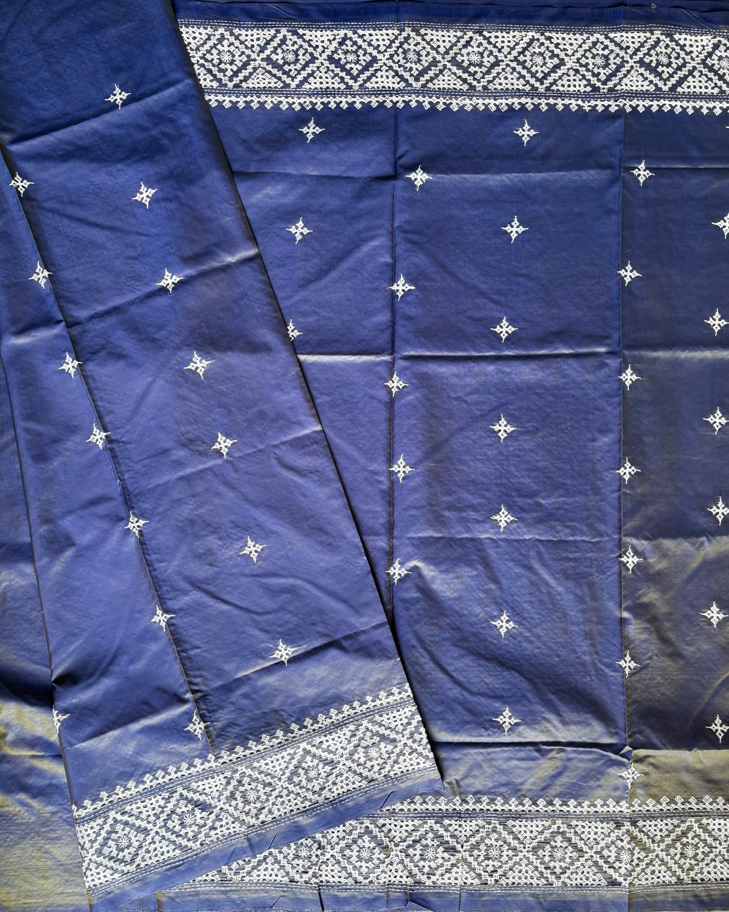 Kutch Hand Embroidered Blended Banglore Silk/Art Silk Saree