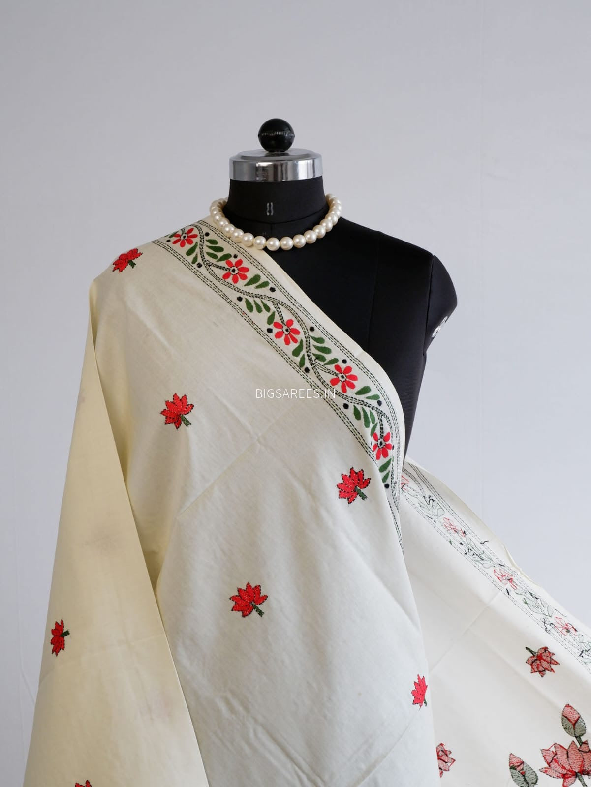 Hand-Embroidered Kantha Stitch Dupatta | Khadi Cotton | Off-White