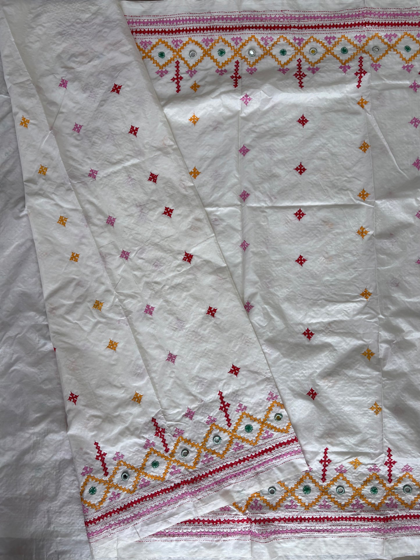 Heavy real mirror work Gujrati Stitch/Kutchi Bharat/Sindhi Hand Embroidered Art Silk Saree with blouse - white