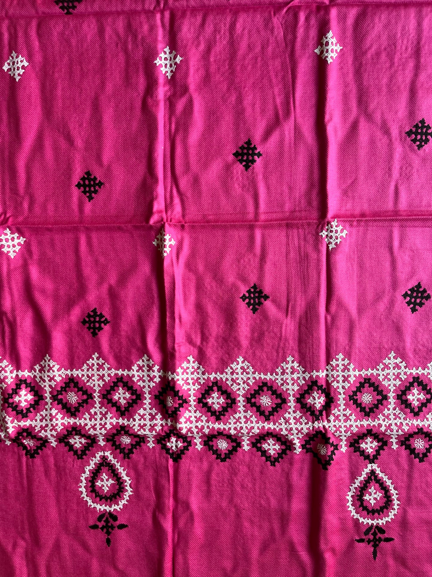 Gujrati Stitch Hand Embroidered Woollen Warm Shawl (Pink)