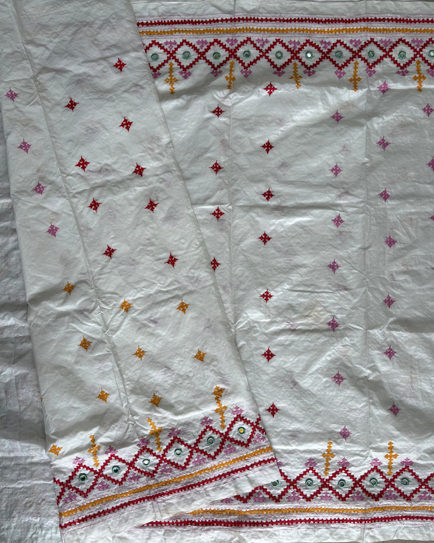 Heavy real mirror work Gujrati Stitch/Kutchi Bharat/Sindhi Hand Embroidered Art Silk Saree with blouse - white