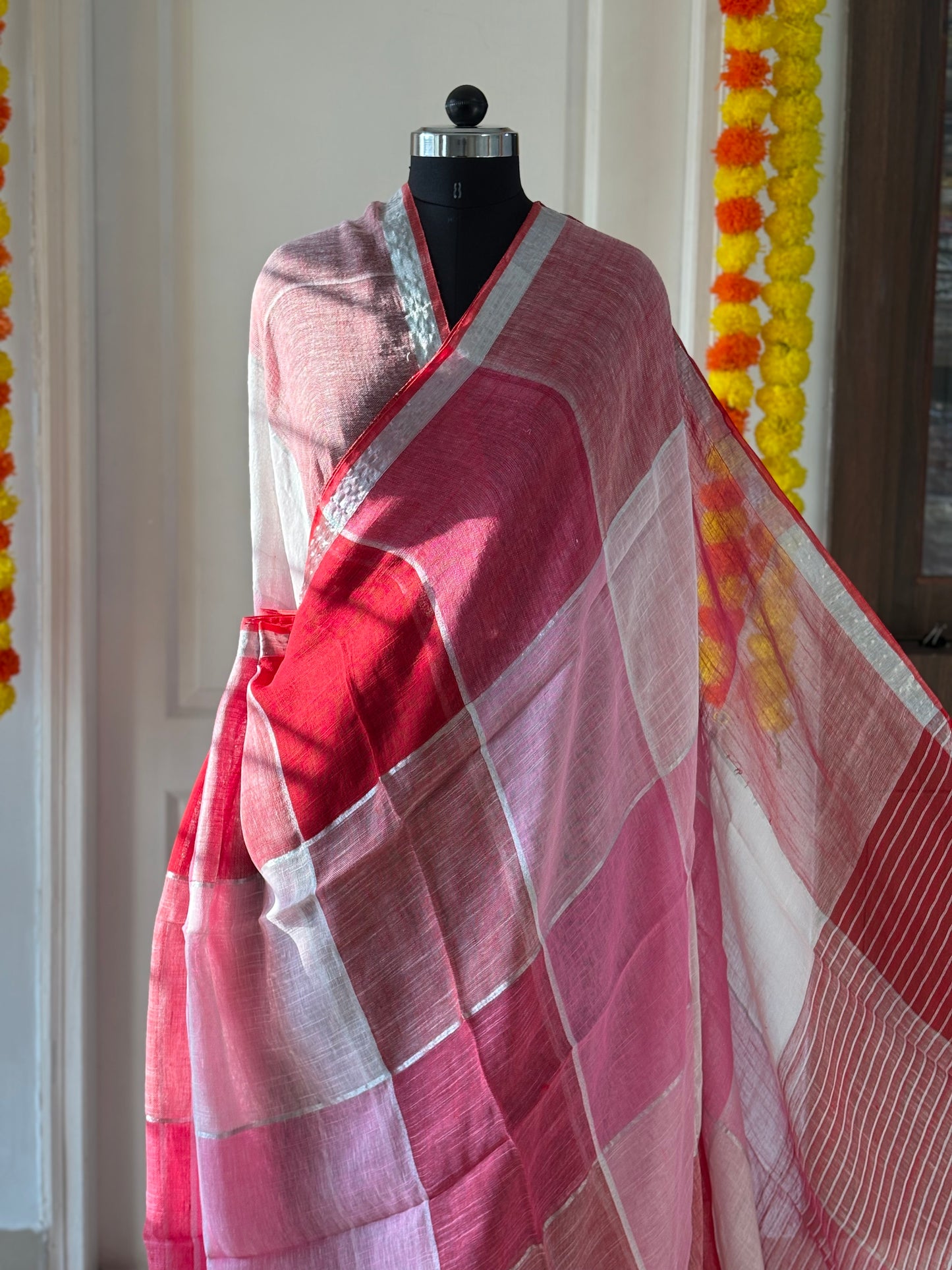 Handloom woven pure Linen By Linen Saree
