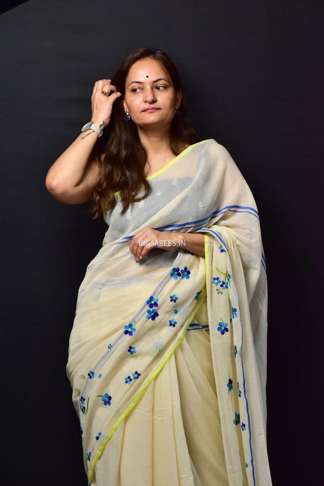 Mul Cotton Saree With Blouse | Machine Embroidery | White