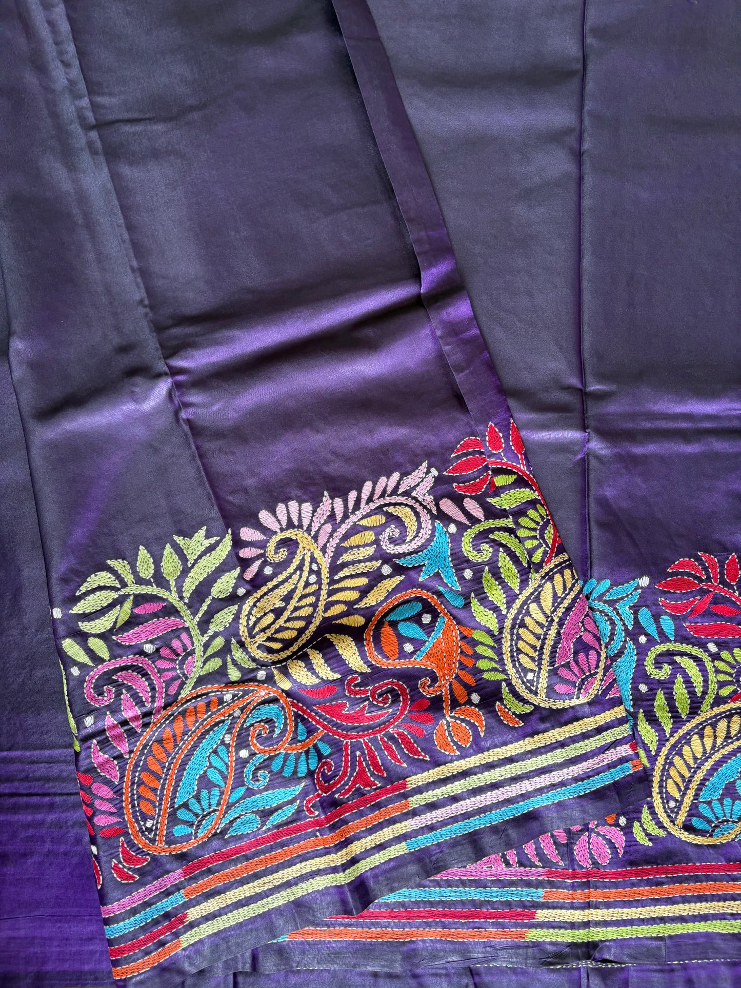 Purple Kantha Hand Embroidered Blended Banglore Silk/Art Silk Saree With Blouse