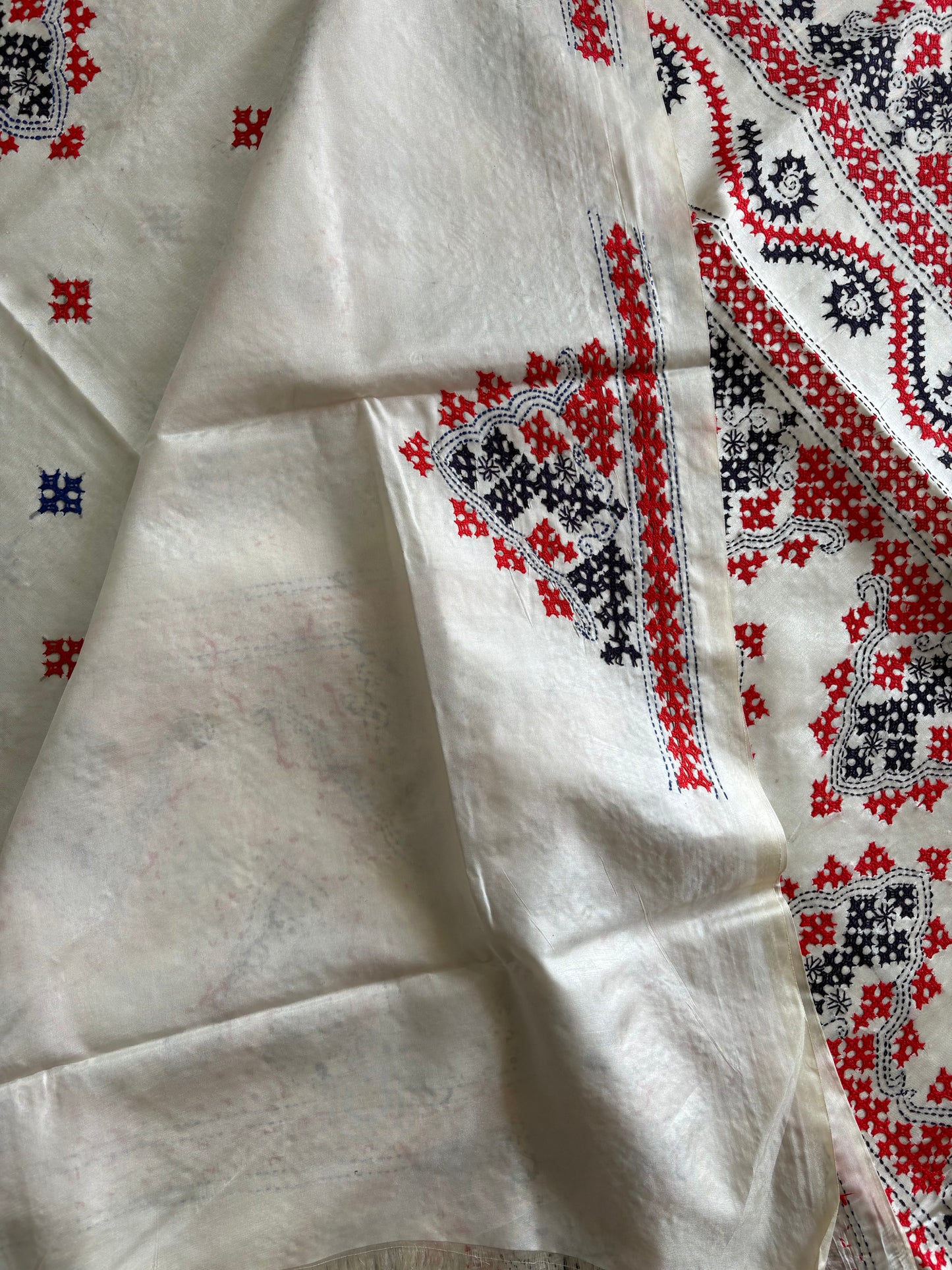 Gujrati Stitch/Kutch Hand Embroidered Art Silk Saree