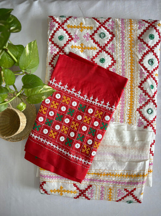 Off White Kutch Hand Embroidered Blended Banglore Silk/Art Silk Saree