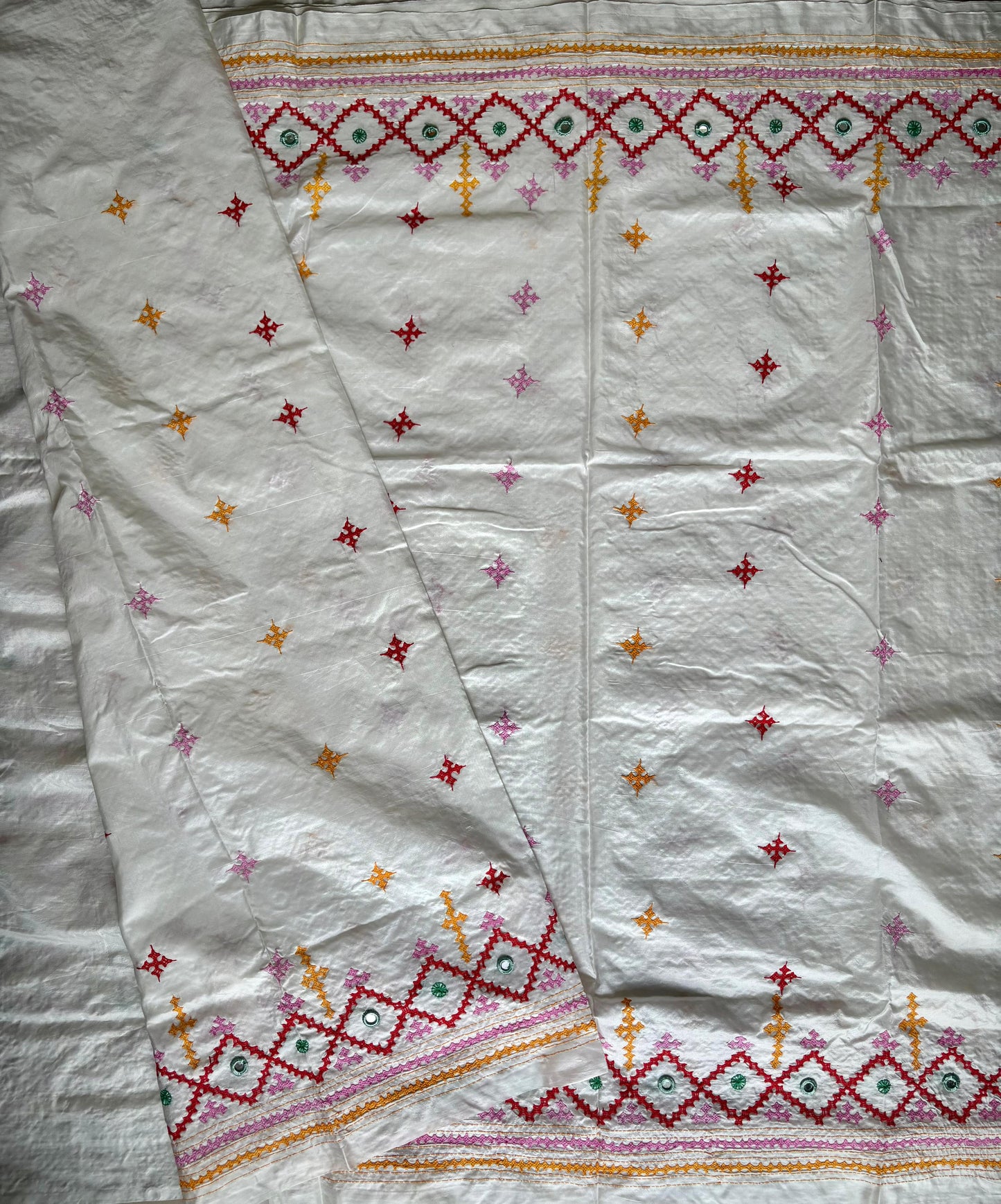 Off White Kutch Hand Embroidered Blended Banglore Silk/Art Silk Saree