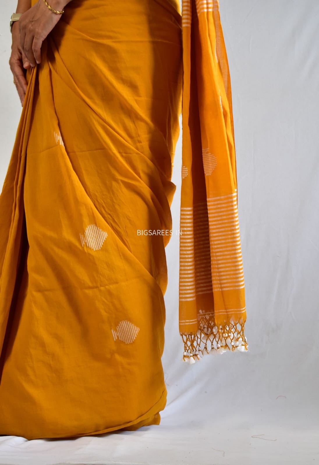 Hand woven Pure Mul Cotton Saree (Handloom Marked) - Mustard