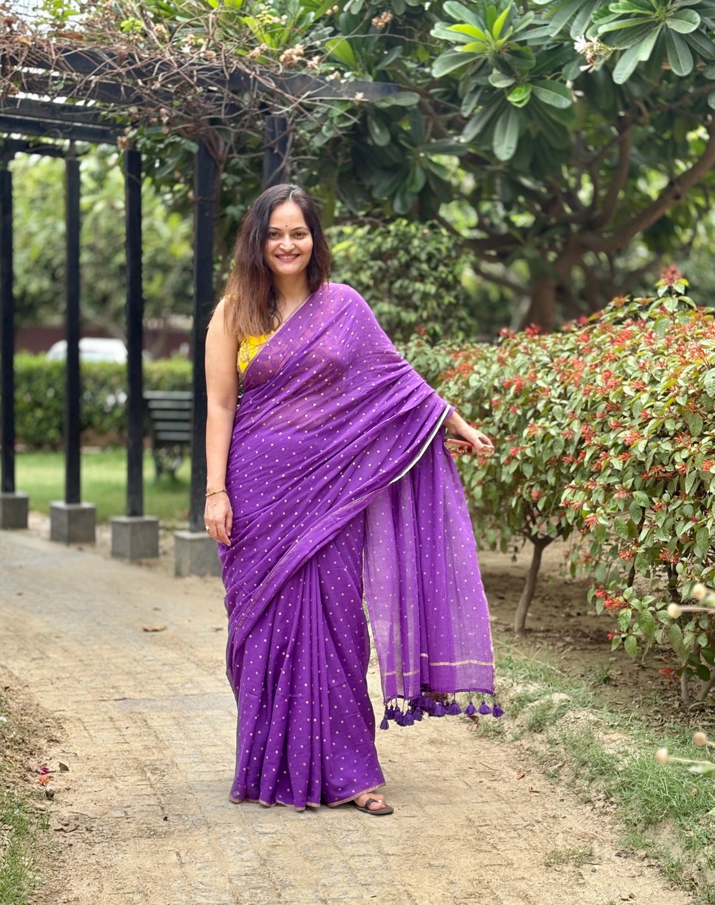 Mul Cotton polka dots Saree - Purple