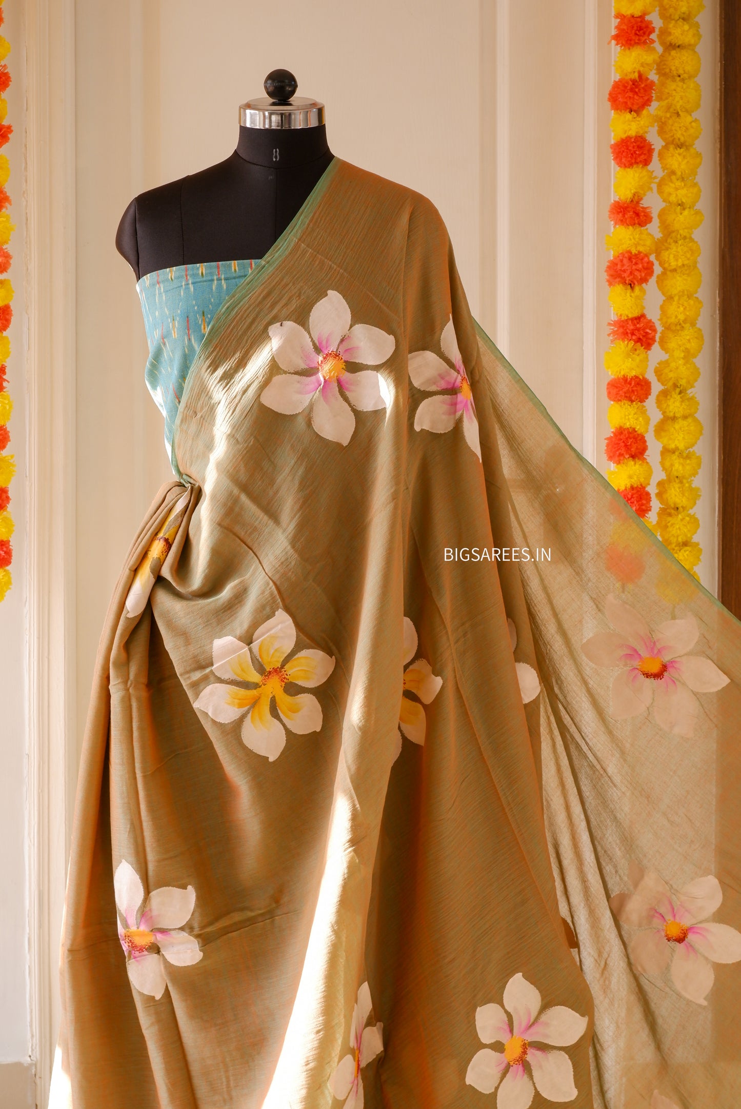 Hand Painted Mul Cotton Saree with Blouse | Sand (Dual Tone)