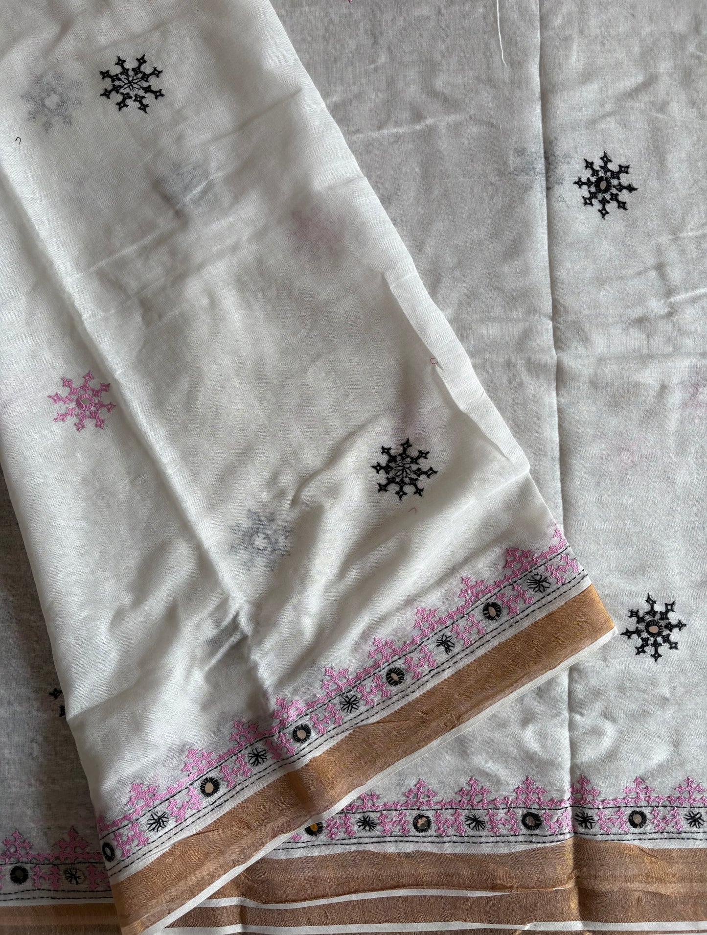 Gujrati Stitch/Kutch Hand Embroidered South Cotton Saree