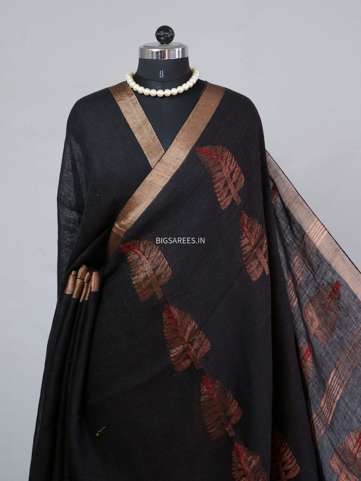 Pure Jayshree Linen Saree | Jamdani pattern | Black