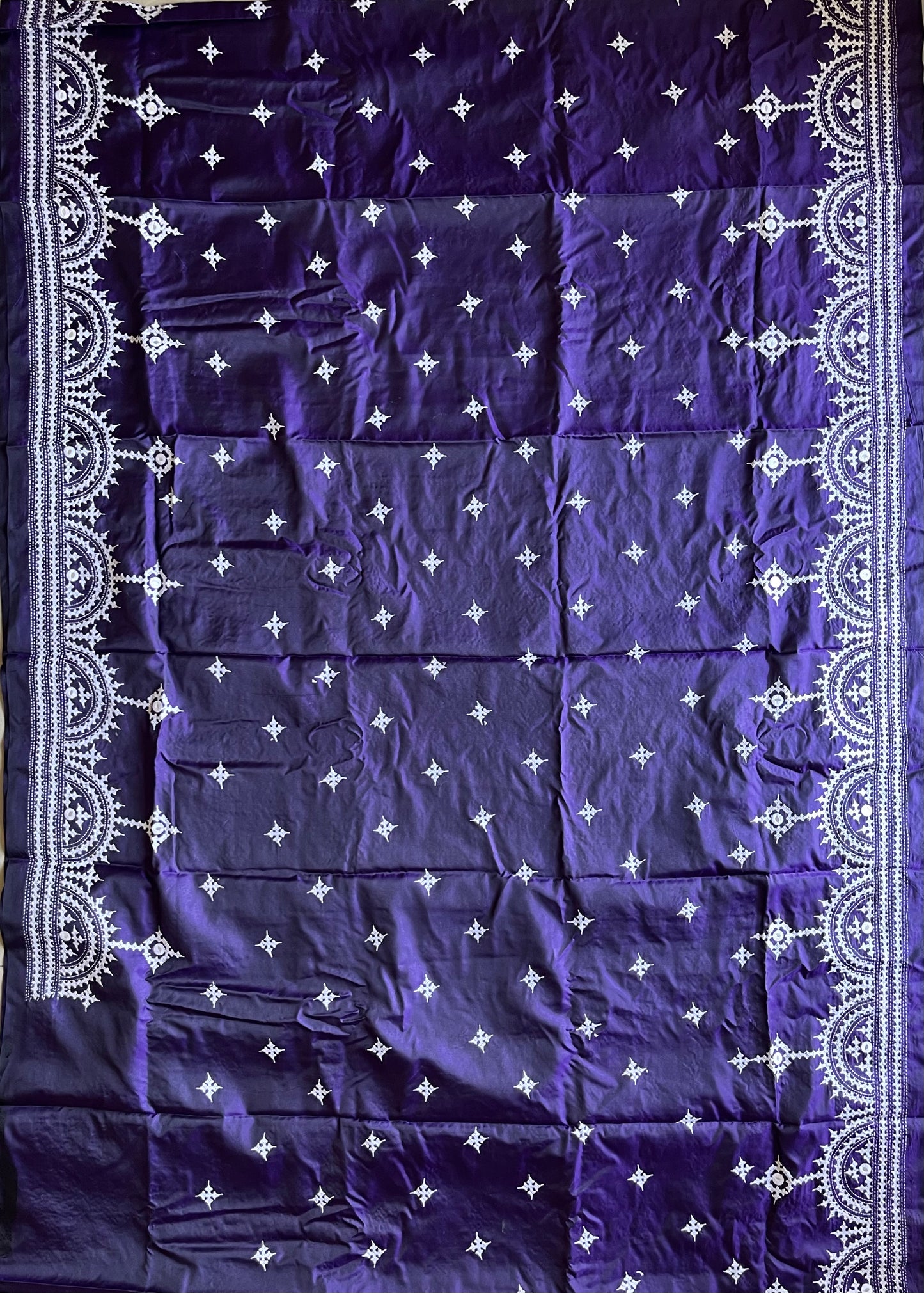 Kutch Hand Embroidered Blended Banglore Silk/Art Silk Saree