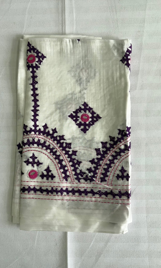White Gujrati work blouse pieces in art silk 1 mtr