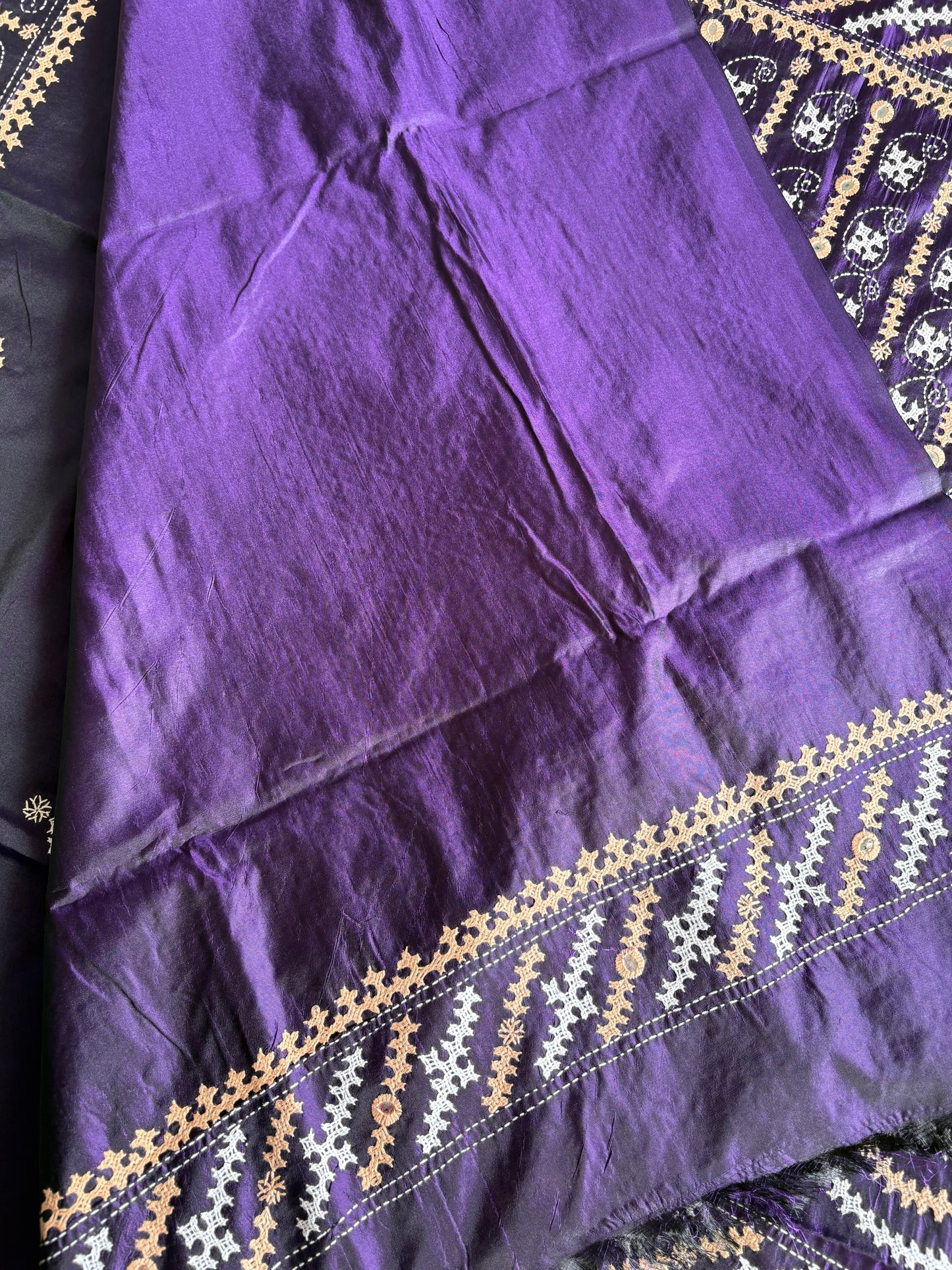 Gujrati Stitch/Kutch Hand Embroidered Art Silk Saree