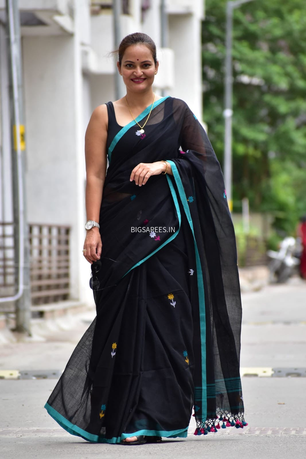 Hand woven Pure Mul Cotton Saree (Handloom Marked) - Black