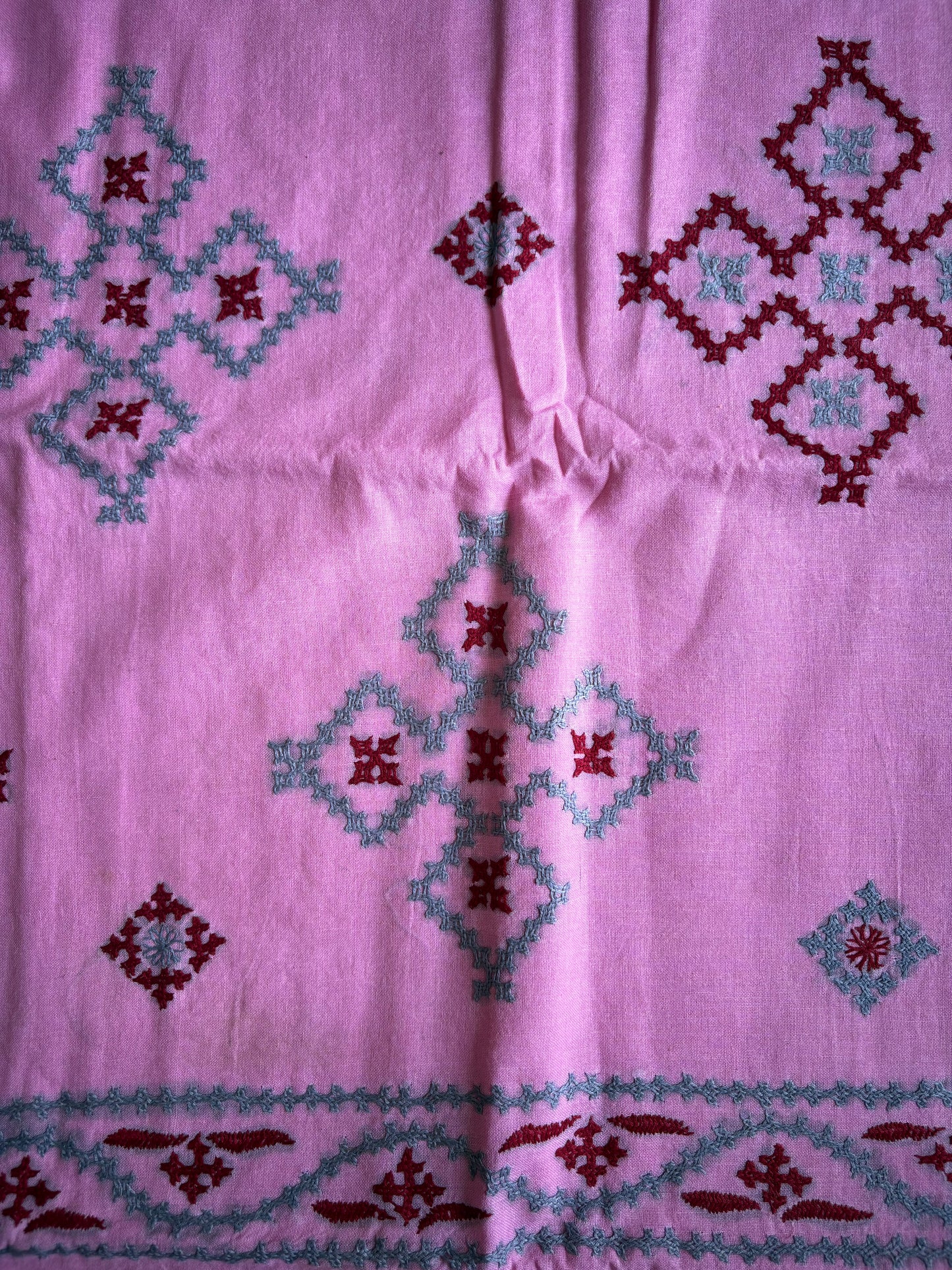 Kutchi work Hand Embroidered Pure Cotton Saree – Pink