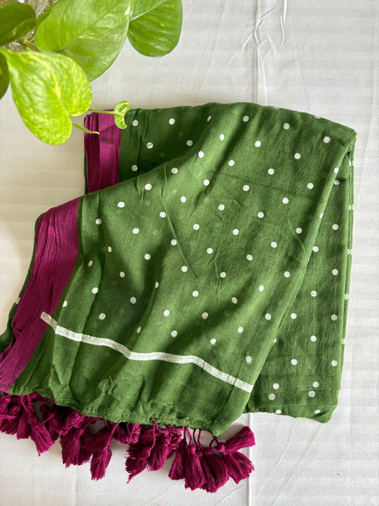 Mul Cotton polka dots Saree - Green