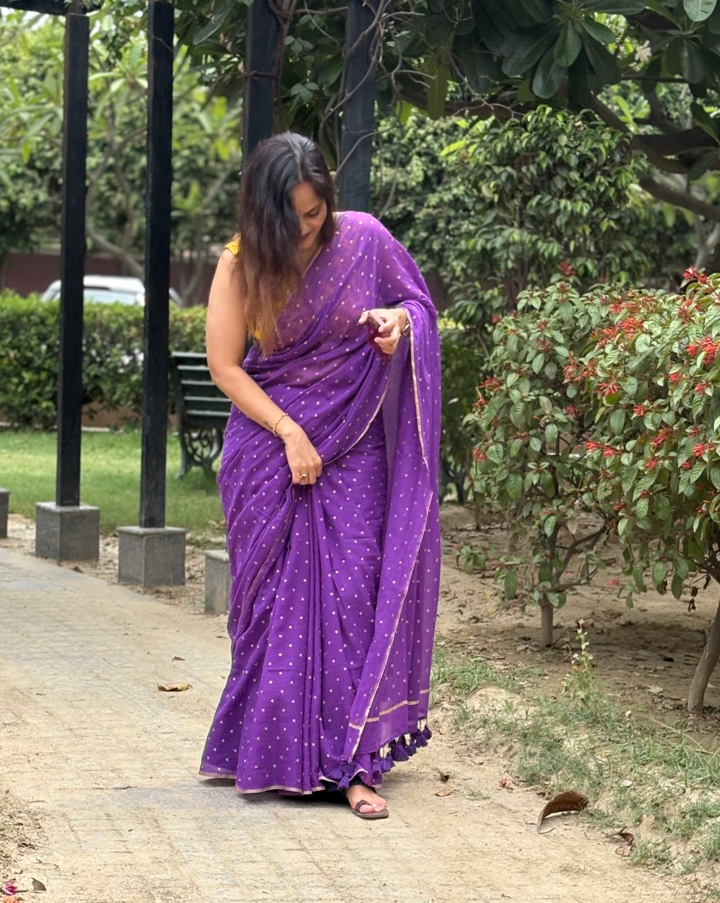 Mul Cotton polka dots Saree - Purple