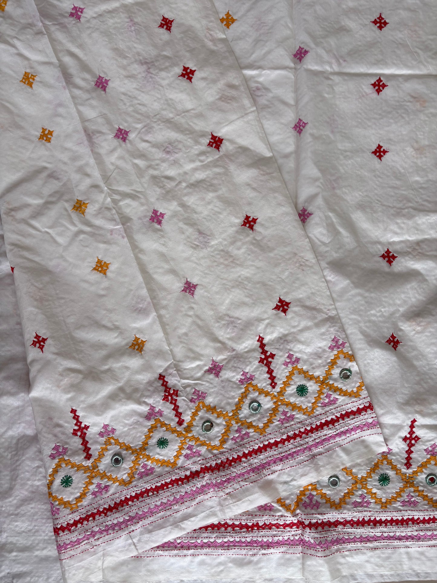 Heavy real mirror work Gujrati Stitch/Kutchi Bharat/Sindhi Hand Embroidered Art Silk Saree with blouse - white