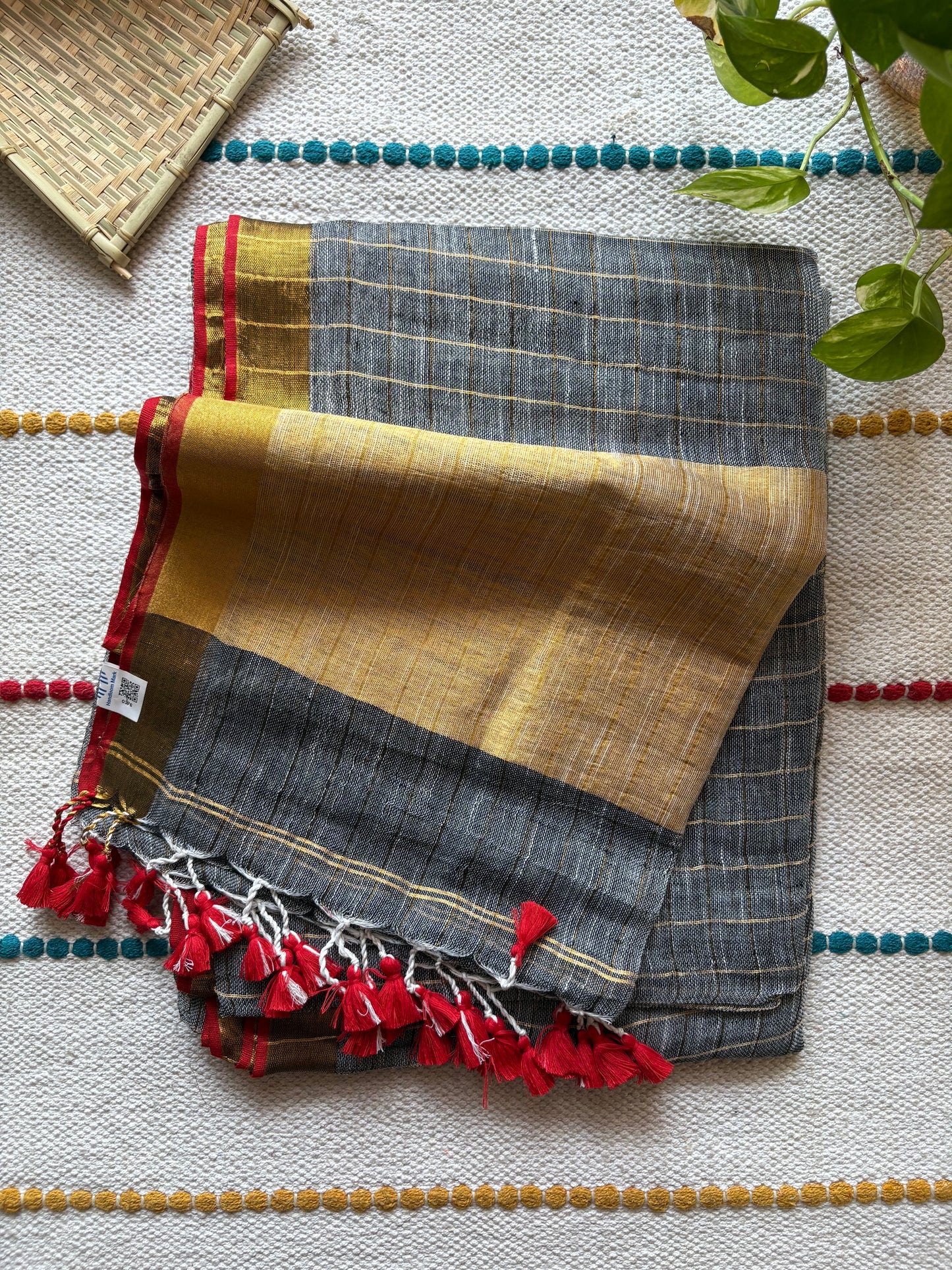 Pure Linen By Linen handloom Saree (handloom marked)