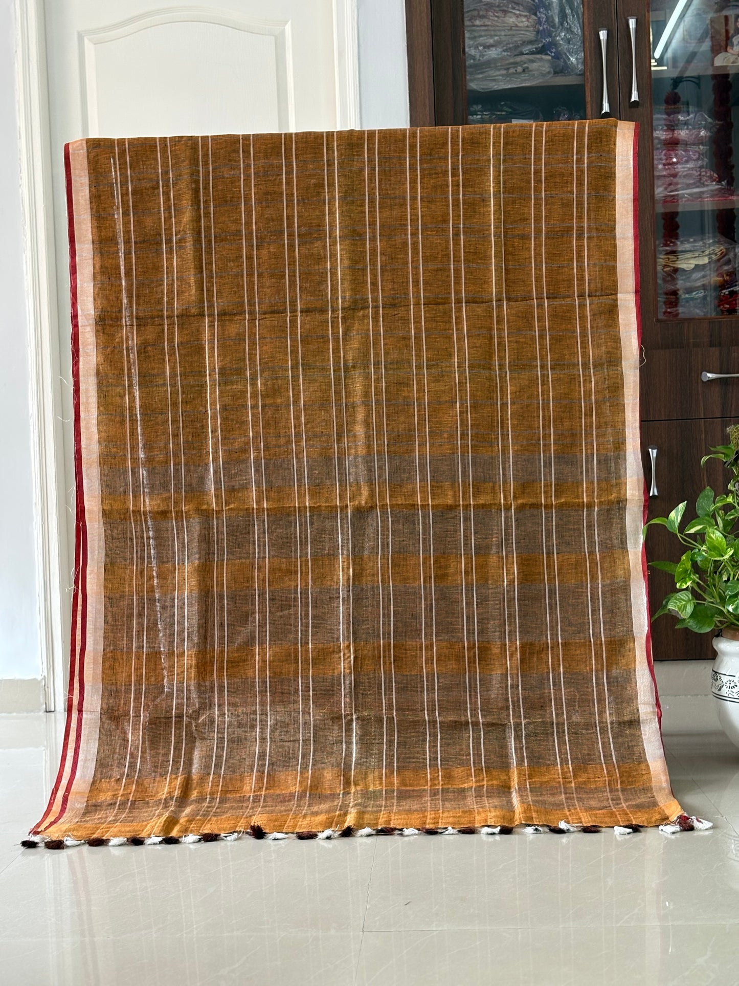 Pure Linen Saree With running Blouse
