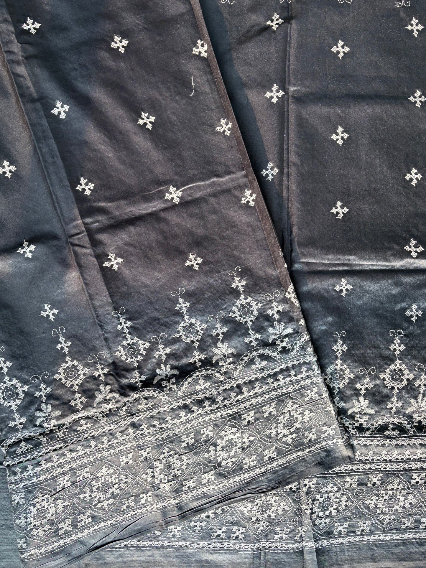 Gujrati Stitch/Kutch Hand Embroidered Art Silk Saree