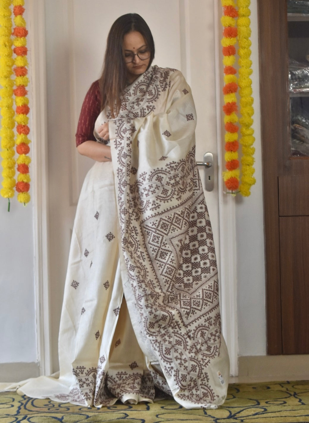 Kutch Hand Embroidered Saree| Pure Bangalore Silk | Off-White