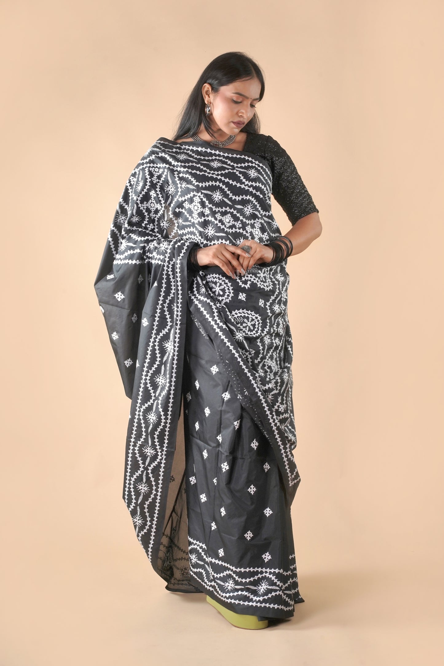 Black Kutch Hand Embroidered Blended Banglore Silk/art Silk Saree