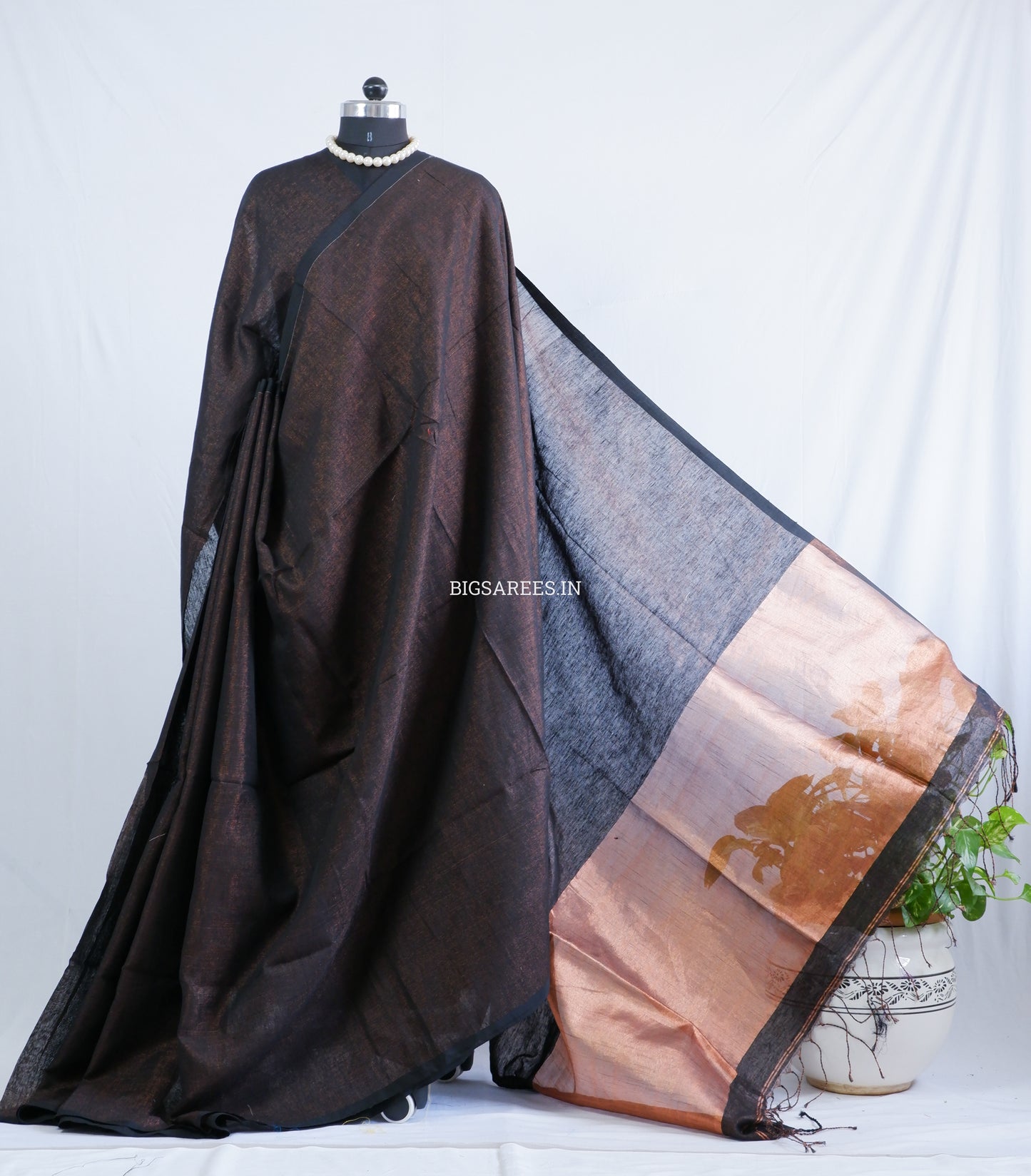 Tissue Linen Blend Handwoven Saree | Handloom Marked | Black