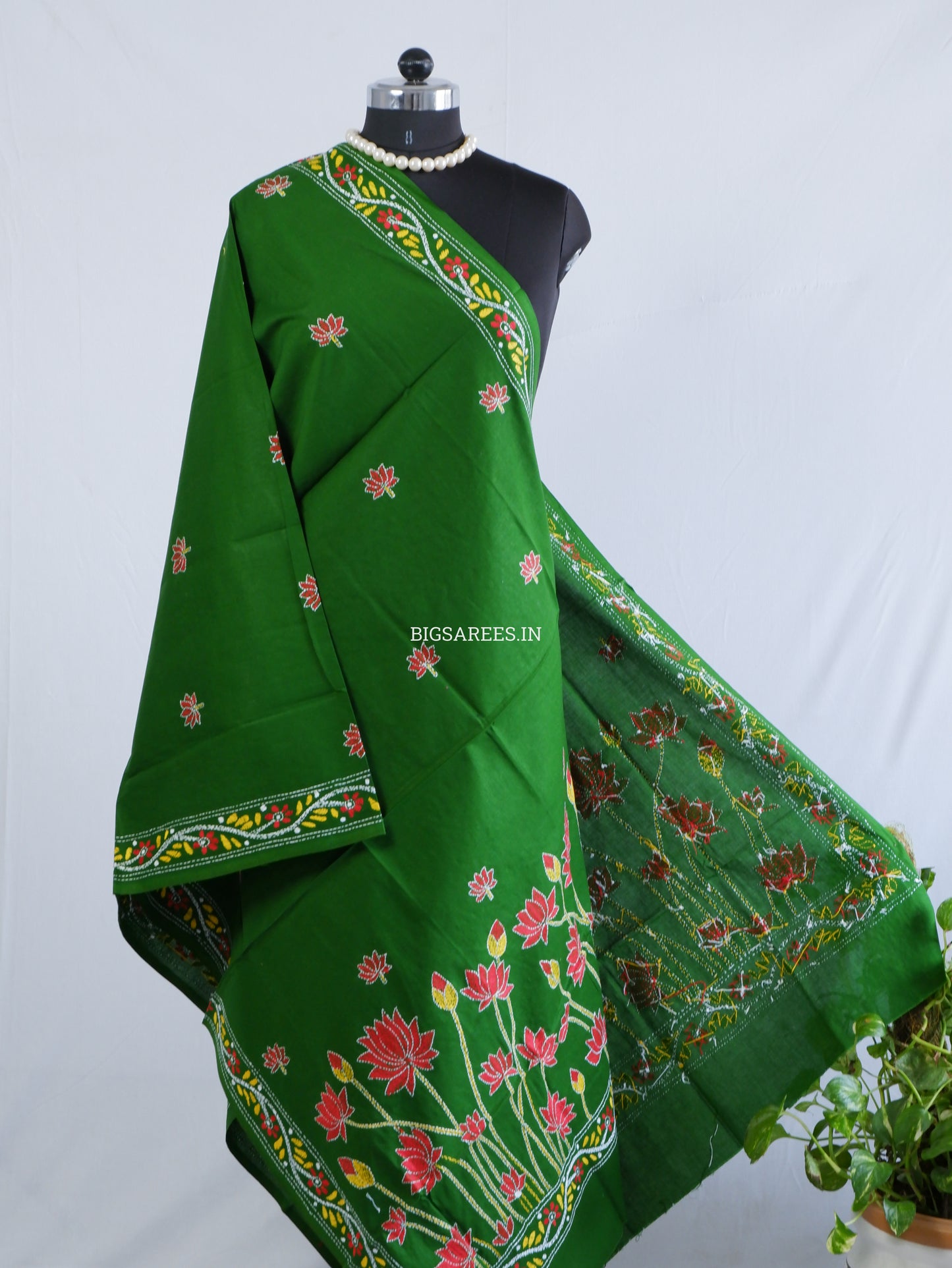 Hand-Embroidered Kantha Stitch Dupatta | Khadi Cotton | Green