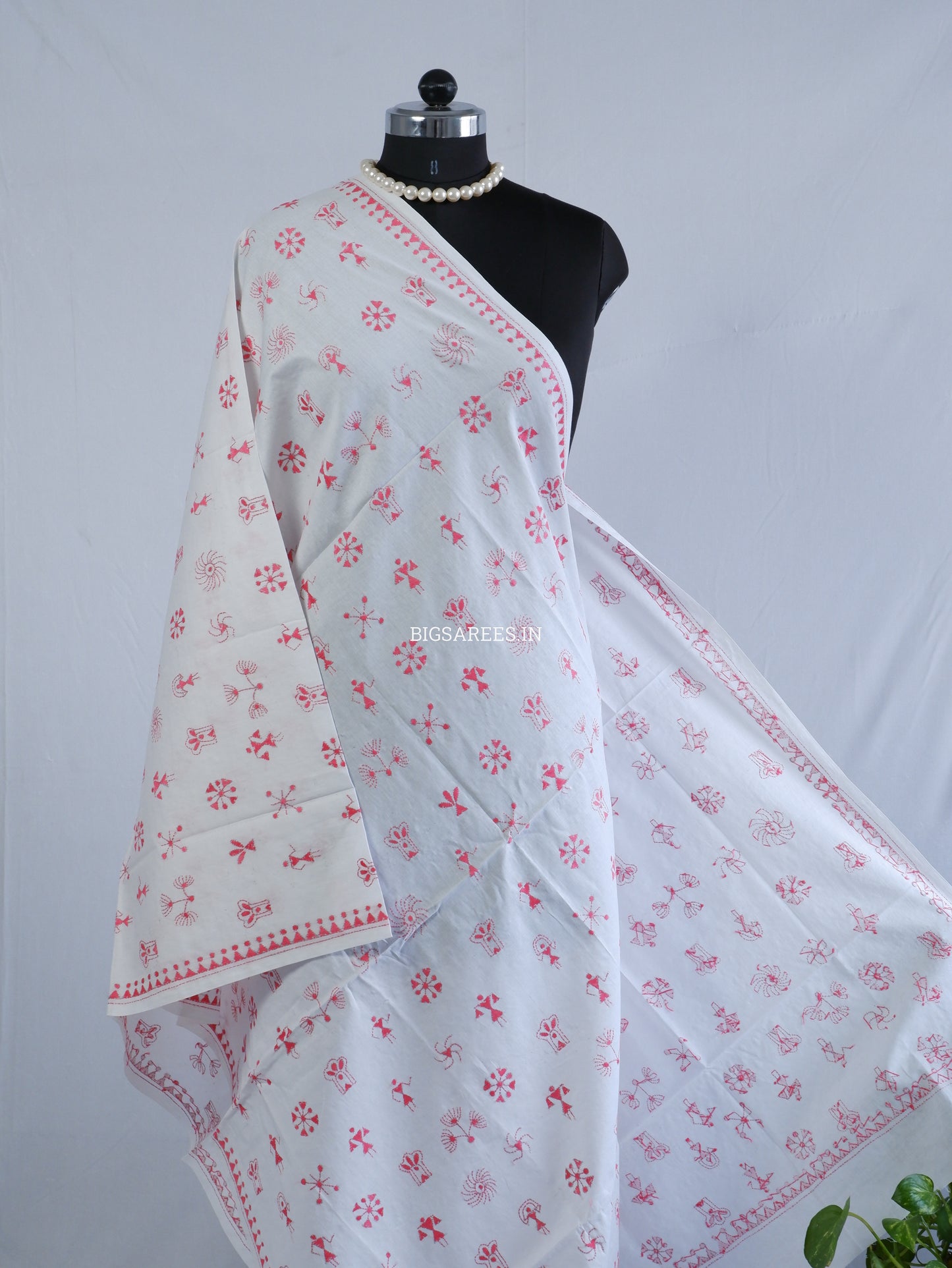 Hand-Embroidered Kantha Stitch Dupatta | Khadi Cotton | White