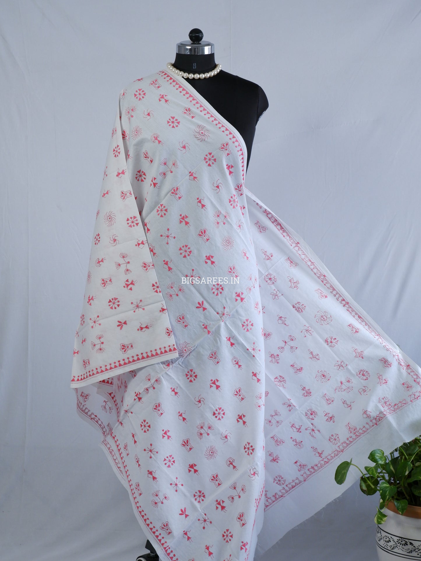 Hand-Embroidered Kantha Stitch Dupatta | Khadi Cotton | White