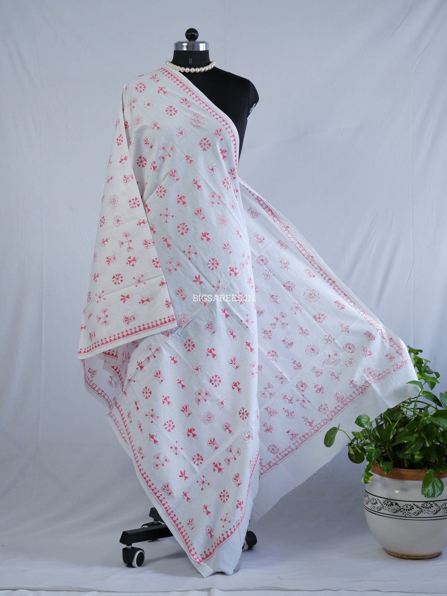 Hand-Embroidered Kantha Stitch Dupatta | Khadi Cotton | White