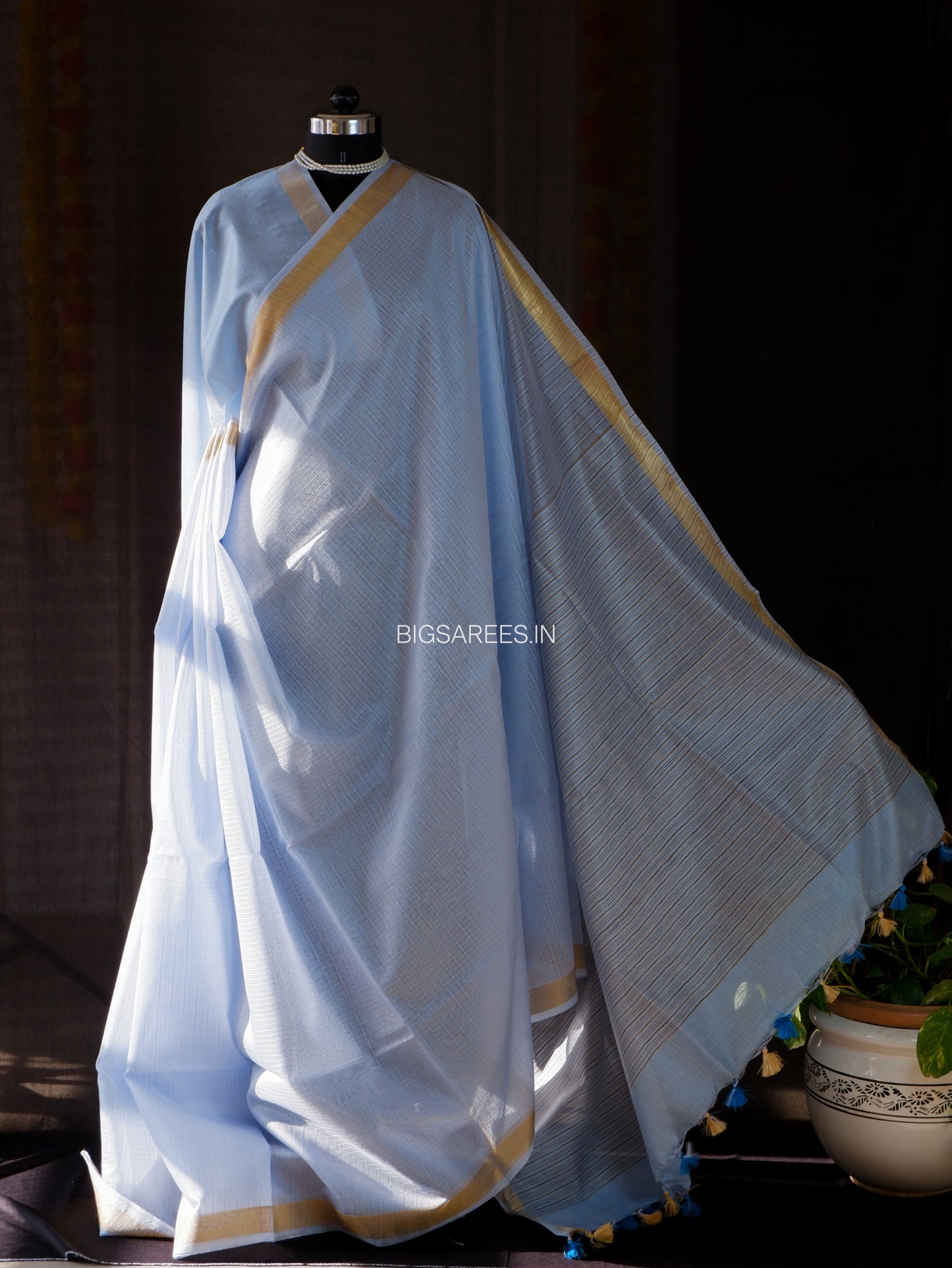 Beautifully crafted Jaishree silk Blend Saree |