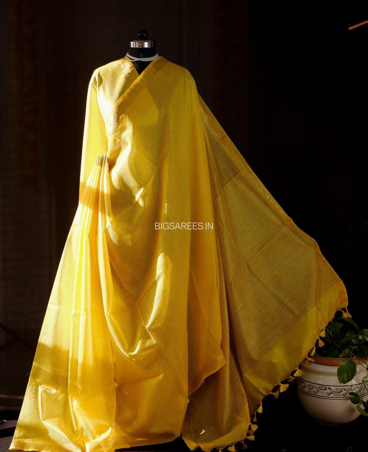 Beautifully crafted Jaishree silk Blend Saree |