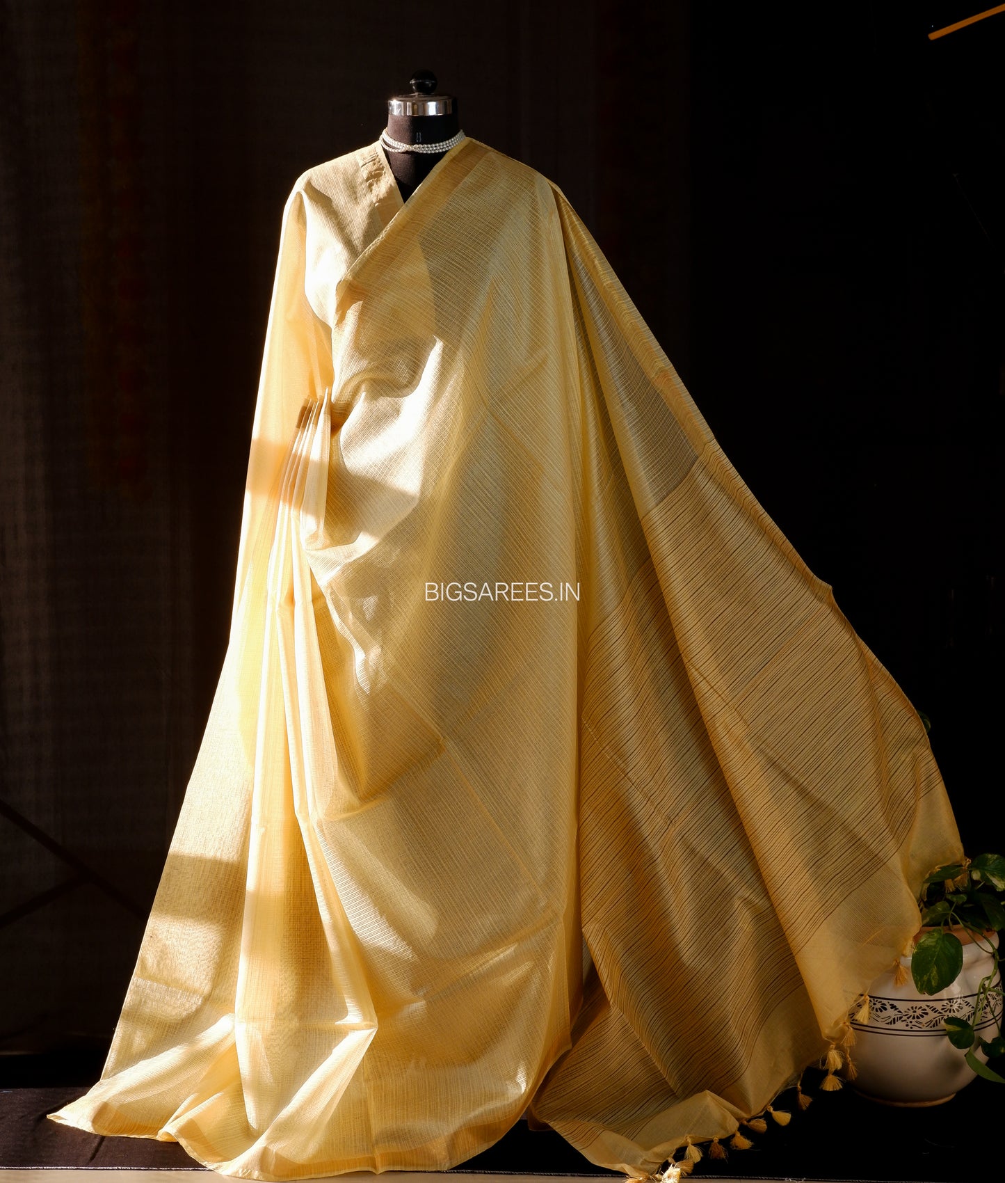 Beautifully crafted Jaishree silk Blend Saree |