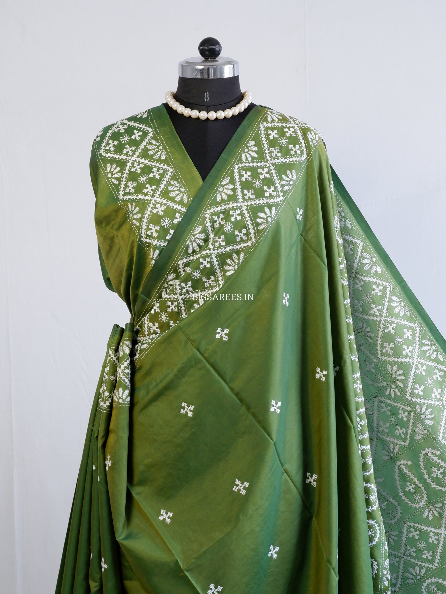 Kutchi/Gujarati Hand Embroidered Saree  | Blended Bangalore Silk / Art Silk | Green