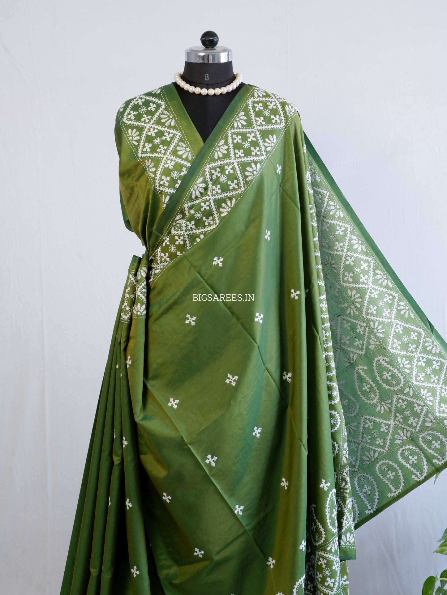 Kutchi/Gujarati Hand Embroidered Saree  | Blended Bangalore Silk / Art Silk | Green