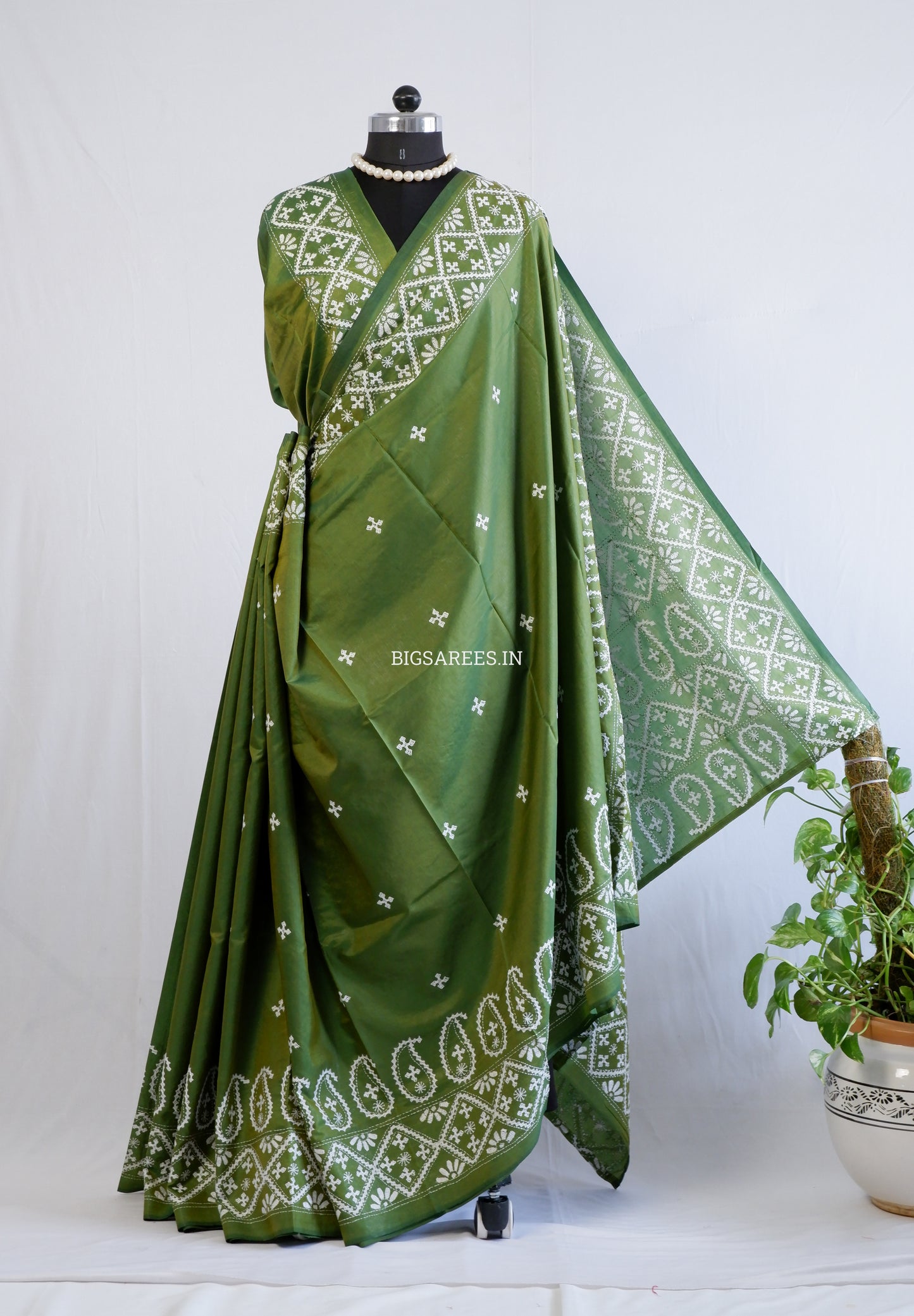 Kutchi/Gujarati Hand Embroidered Saree  | Blended Bangalore Silk / Art Silk | Green