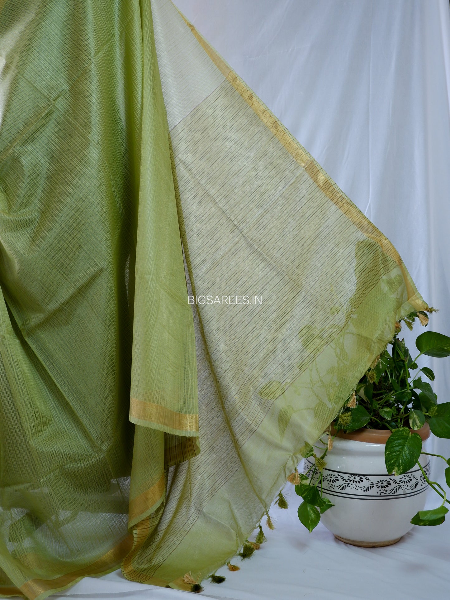 Beautifully crafted Jaishree silk Blend Saree |