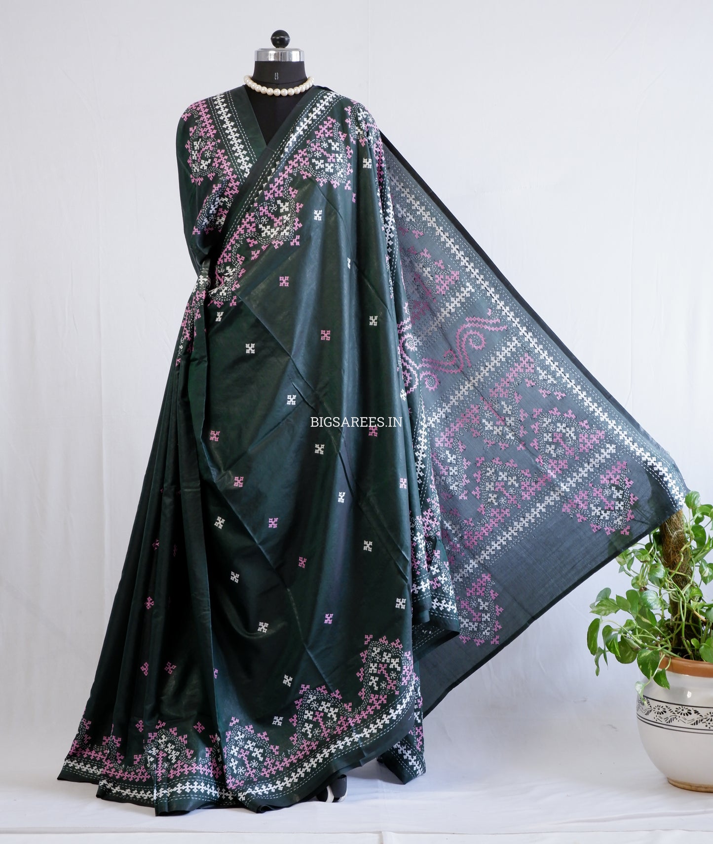 Kutchi/Gujarati Hand Embroidered Saree  | Blended Bangalore Silk / Art Silk | Forest Green