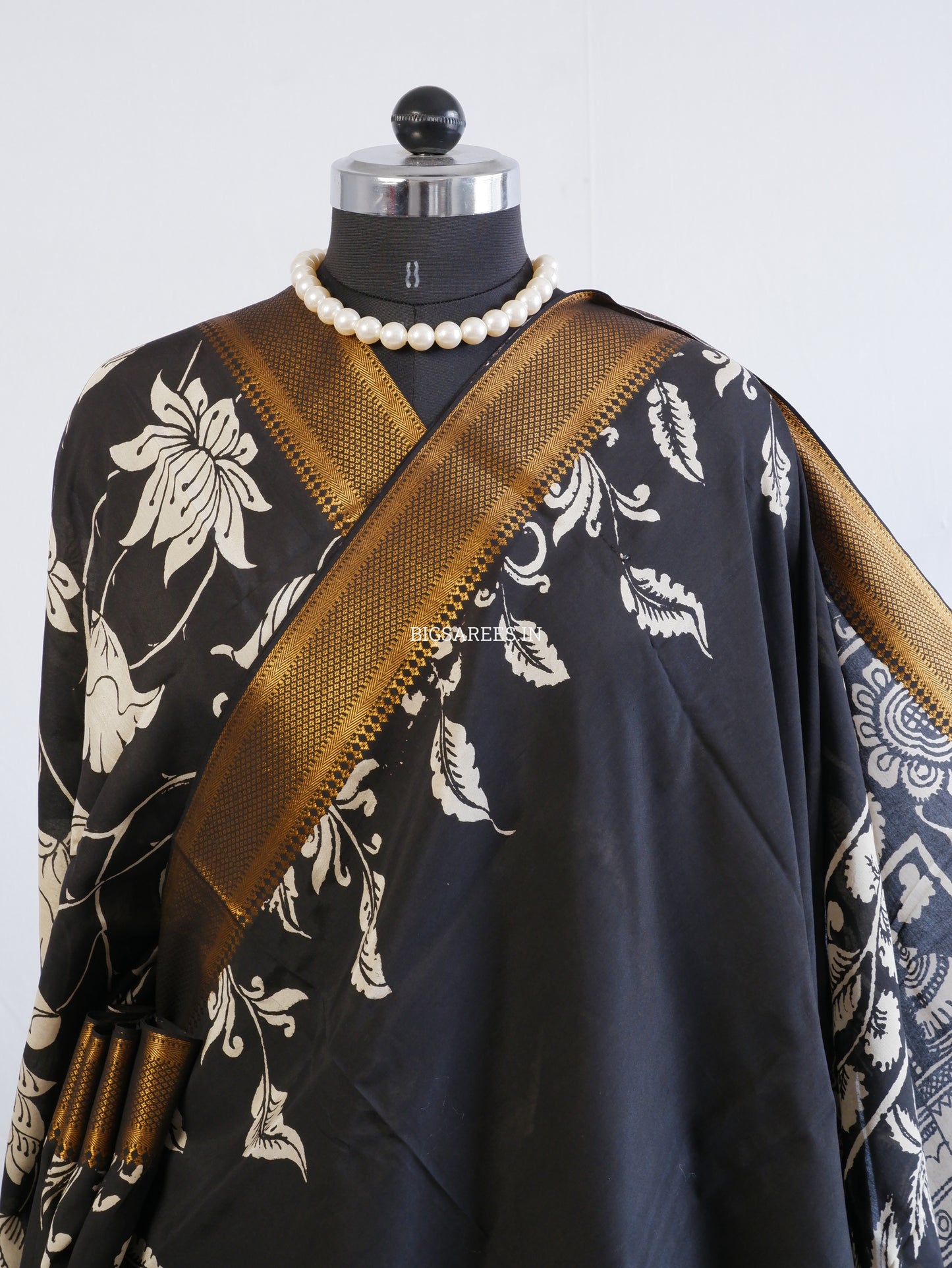 Pen Kalamkari Hand-Painted Saree with Blouse | Mangalgiri Silk | Black & White