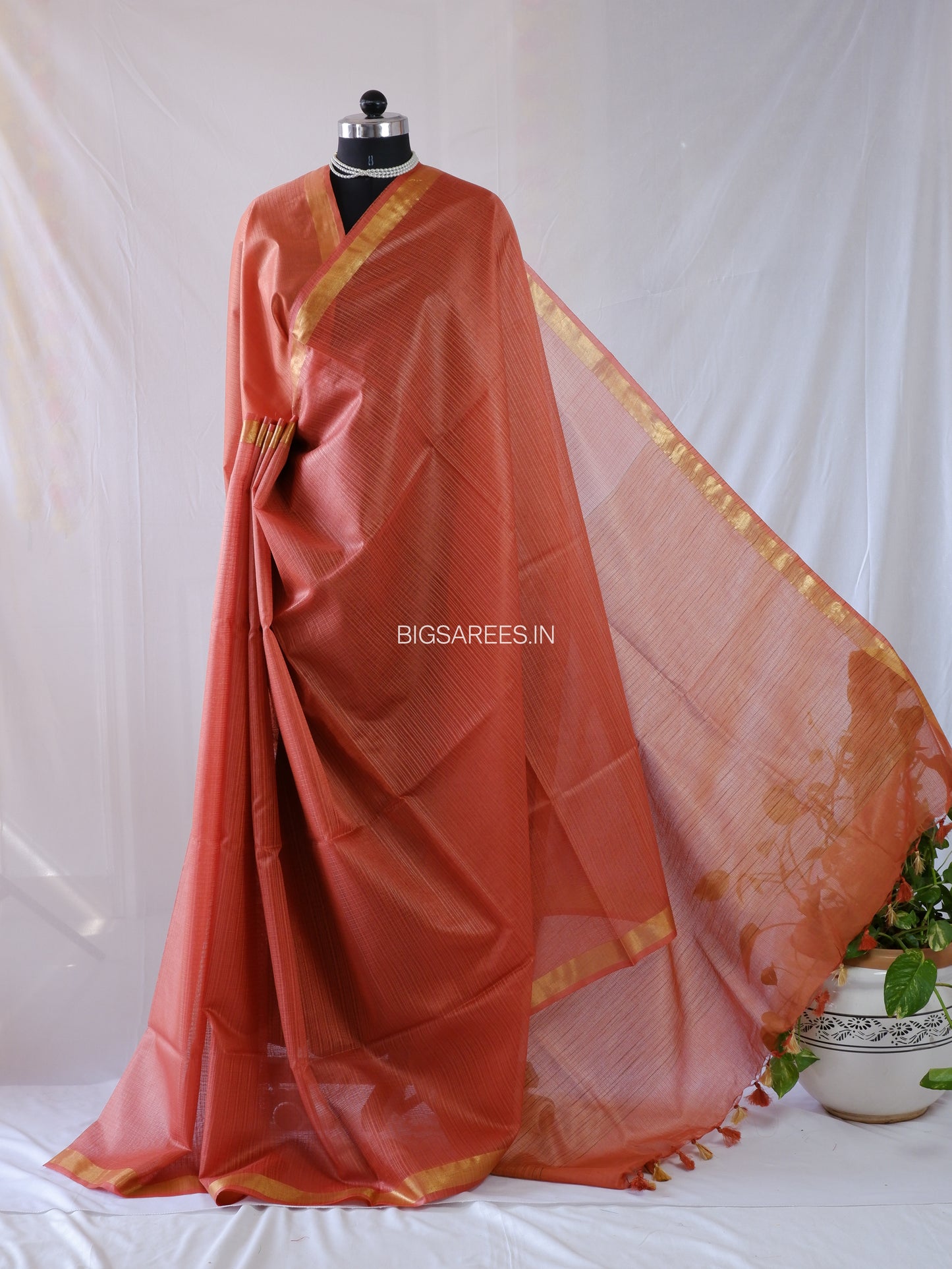 Beautifully crafted Jaishree silk Blend Saree |