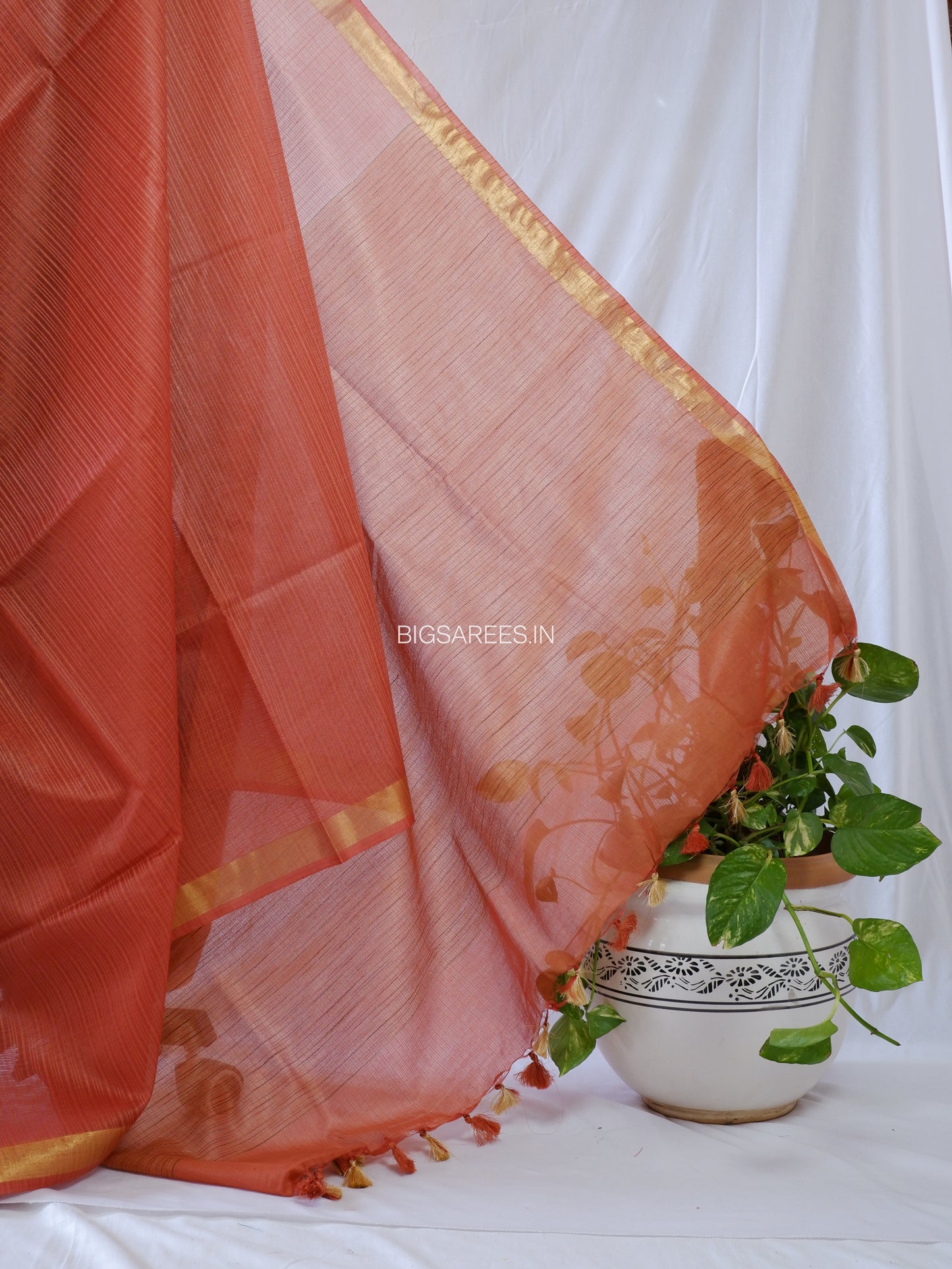 Beautifully crafted Jaishree silk Blend Saree |