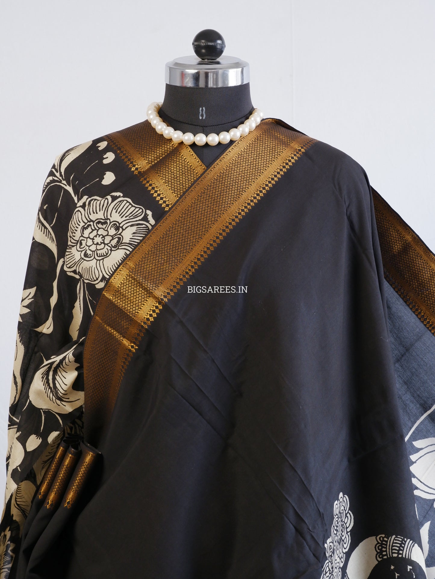 Pen Kalamkari Hand-Painted Saree with Blouse | Mangalgiri Silk | Black & White